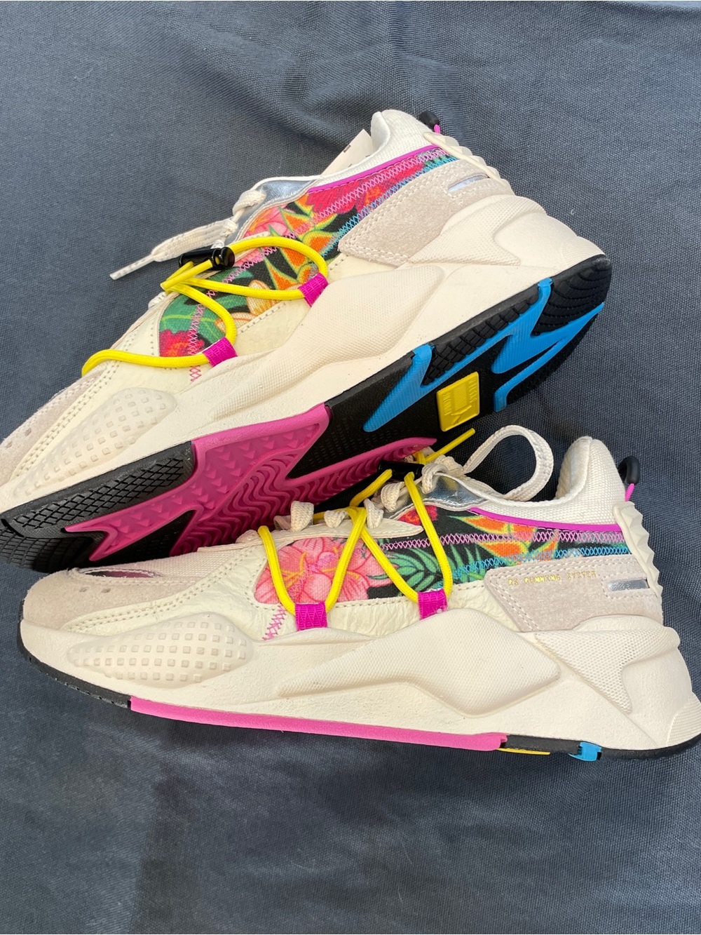 Puma Kids Cream and floral Sneakers size 4.5